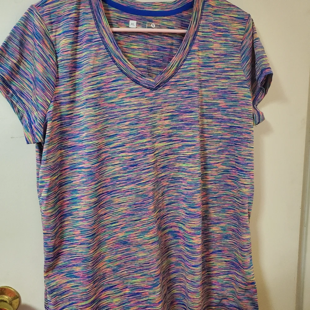 Rainbow work out top - Picture 1 of 3